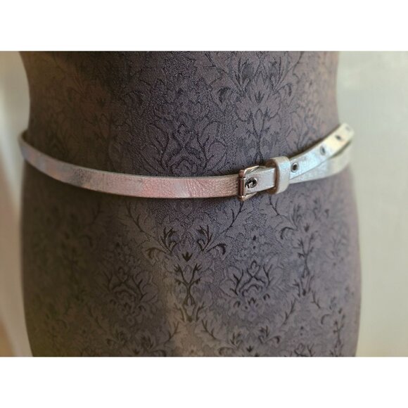 J Crew Metallic Silver Slim Leather Belt Grommet Detailing Size Medium NWOT - Picture 1 of 7